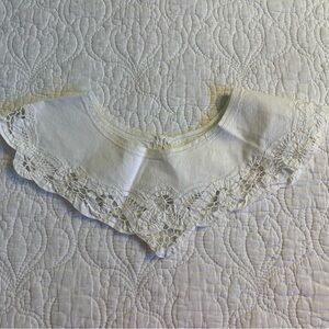 Vintage Lace Collar